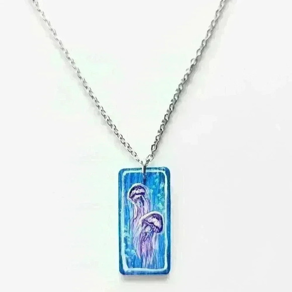 Jellyfish pendant necklace on a small silver chain ✦ Mermaid ocean lover style ✦ - Picture 1 of 7